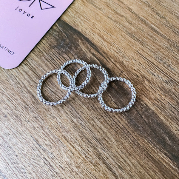 Anillo pelotitas